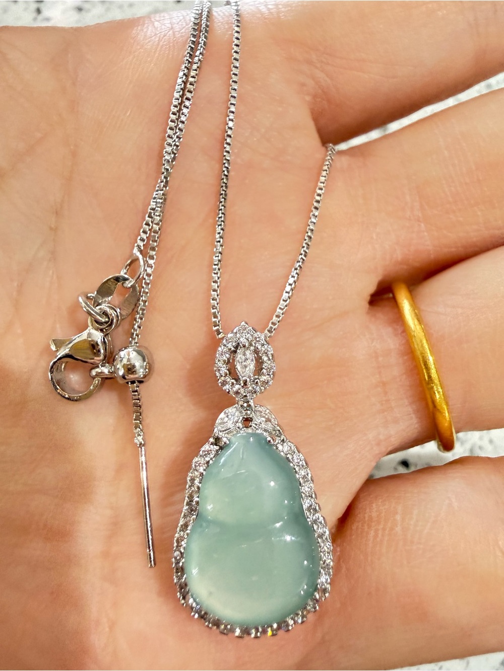 Guatemalan Jadeite Gourd Hulu Pendant Necklace，Sliver-Tone Adjustable Box Chain